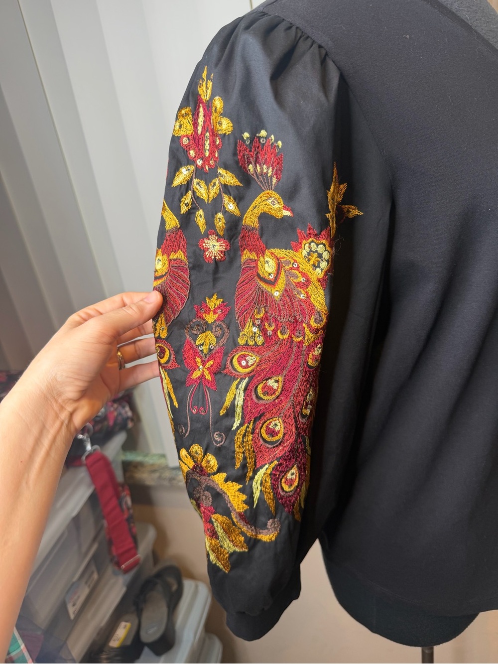 Chico's black long-sleeve top featuring intricate peacock embroidery Size Large - Picture 6 of 10